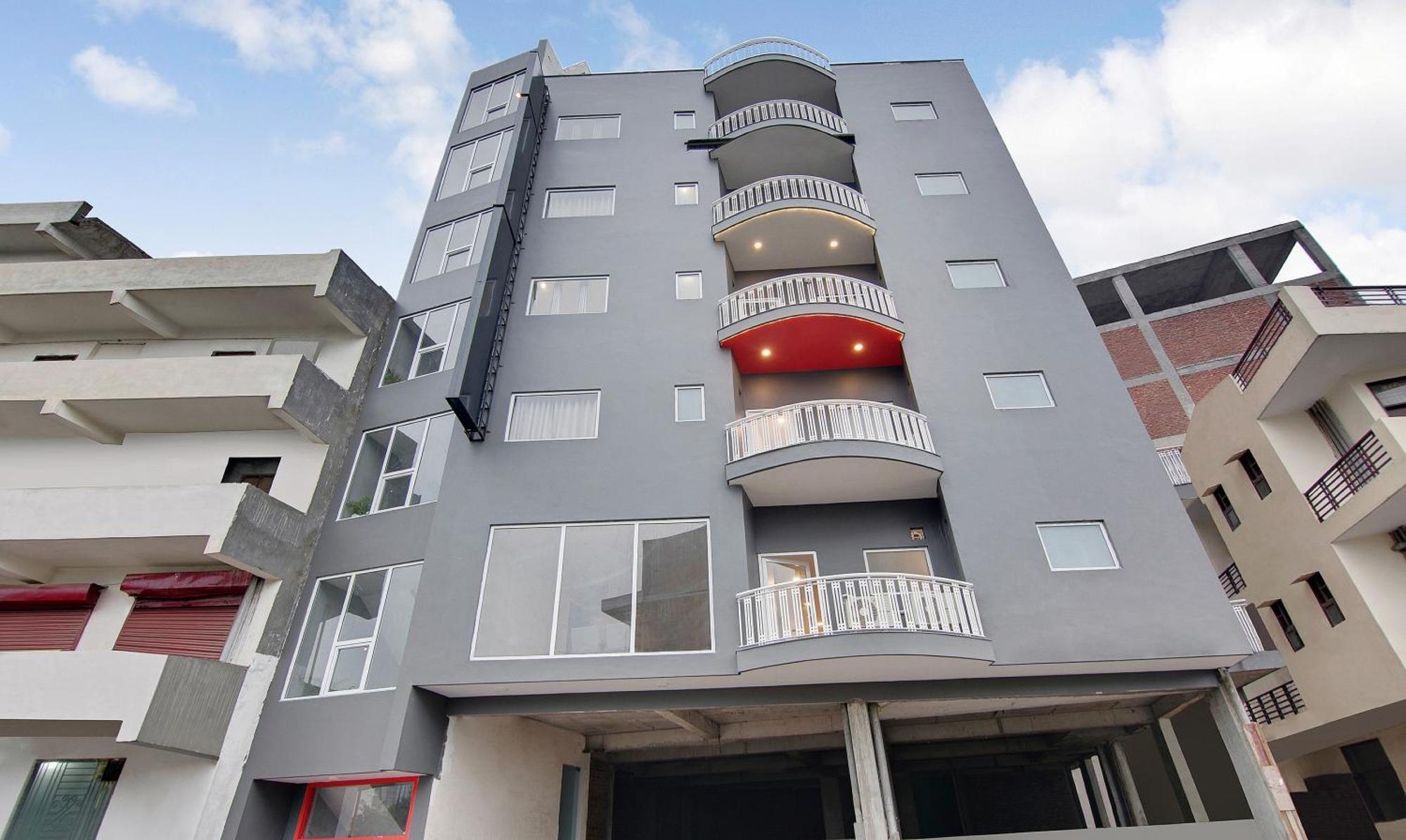 Townhouse Sector 49 Near Logix City Centre Νόιντα Εξωτερικό φωτογραφία