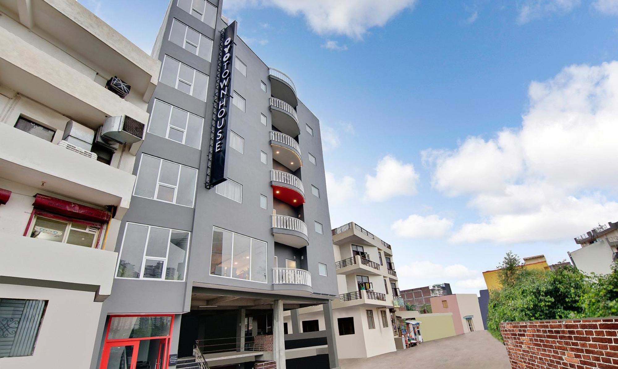 Townhouse Sector 49 Near Logix City Centre Νόιντα Εξωτερικό φωτογραφία