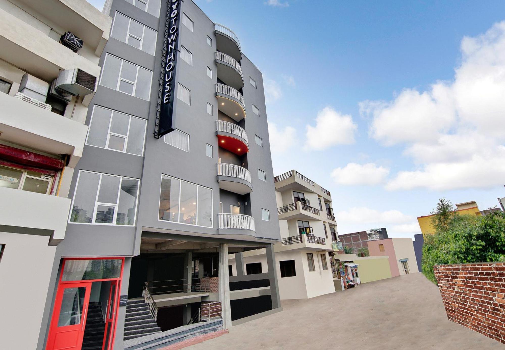 Townhouse Sector 49 Near Logix City Centre Νόιντα Εξωτερικό φωτογραφία