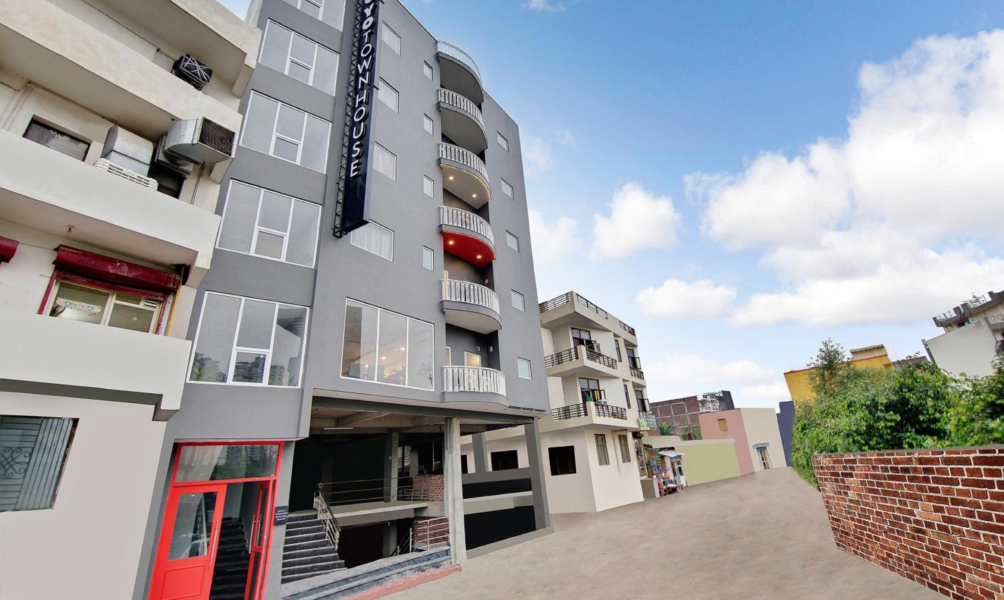 Townhouse Sector 49 Near Logix City Centre Νόιντα Εξωτερικό φωτογραφία