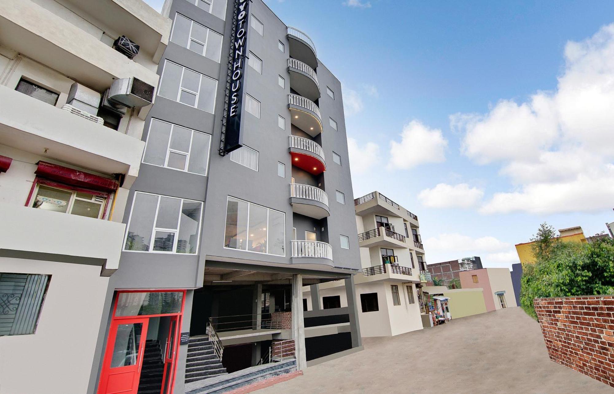 Townhouse Sector 49 Near Logix City Centre Νόιντα Εξωτερικό φωτογραφία